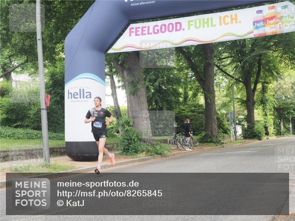 29.06.2025 - hella hamburg halbmarathon KatJ http://msf.ph/oto/8265845 29.06.2025 10:05:33 Zwischen KM18-KM19  meine-sportfotos.de