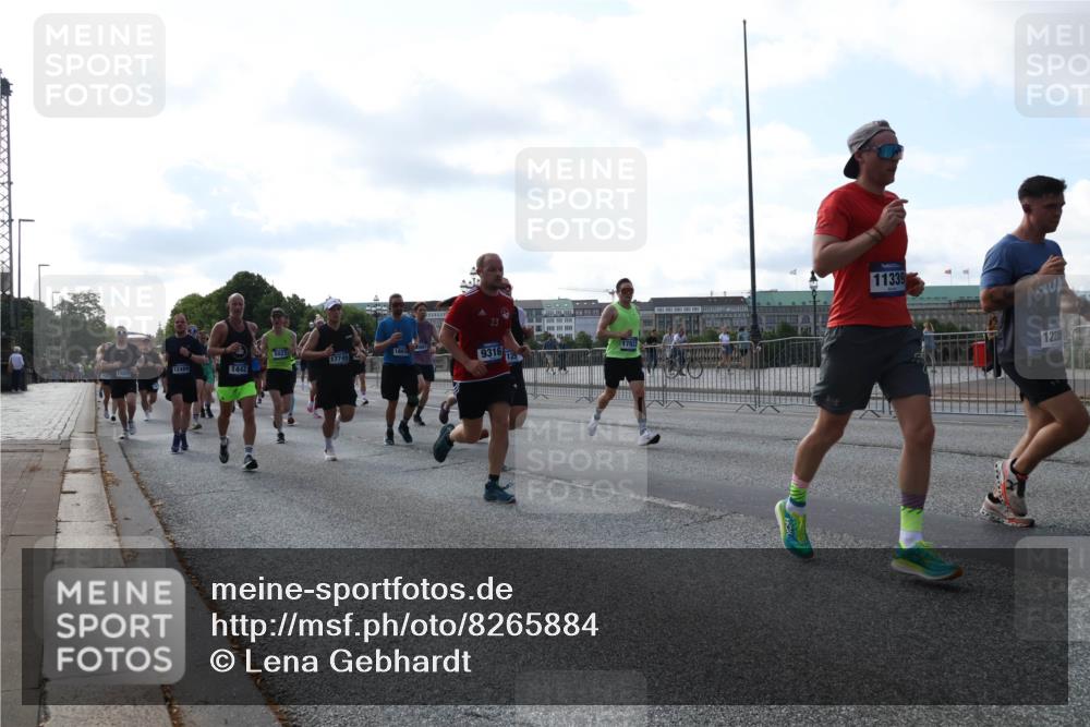 29.06.2025 - hella hamburg halbmarathon Lena Gebhardt http://msf.ph/oto/8265884 29.06.2025 09:57:18 Lombardsbrücke 1030, 1086, 1193, 1327, 1381, 1422, 1442, 1537, 1657, 1783, 2025, 2074, 2111, 2119, 2252, 2340, 2444, 2595, 2814, 2839, 2855, 2869, 2878, 3048, 3093, 3096, 3103, 3575, 3698, 3791, 4261, 4299, 4558, 4726, 4770, 4897, 4986, 5008, 5013, 5018, 5021, 5024, 5319, 5633, 5744, 5820, 5907, 6125, 6377, 6631, 6720, 6762, 6795, 6942, 7176, 7177, 7221, 7259, 7397, 7742, 7918, 7930, 7932, 8112, 8313, 8572, 8651, 8813, 8930, 9060, 9082, 9316, 9497, 10191 meine-sportfotos.de