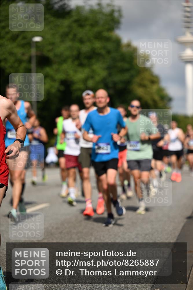 29.06.2025 - hella hamburg halbmarathon Dr. Thomas Lammeyer http://msf.ph/oto/8265887 29.06.2025 09:52:20 Kennedybrücke 1042, 1571, 2262, 3480, 3547, 4062, 4359, 4381, 5003, 5307, 6047, 6993, 7310, 7482, 8002, 8121, 8571, 9640, 9643, 10190, 10451, 10738, 10877, 11106, 11423 meine-sportfotos.de