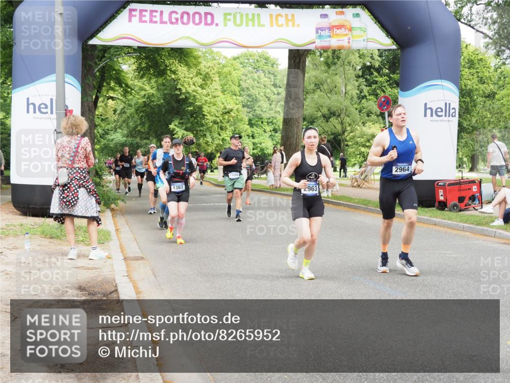 29.06.2025 - hella hamburg halbmarathon MichiJ http://msf.ph/oto/8265952 29.06.2025 10:54:32 Zwischen KM18-KM19 2963, 2964, 4014, 5363, 9967, 11088, 11355, 11641, 16824, 16976, 17062 meine-sportfotos.de