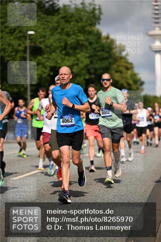 29.06.2025 - hella hamburg halbmarathon Dr. Thomas Lammeyer http://msf.ph/oto/8265970 29.06.2025 09:52:20 Kennedybrücke 1042, 1571, 2262, 3480, 3547, 4062, 4359, 4381, 5003, 5307, 6047, 6993, 7310, 7482, 8002, 8121, 8571, 9640, 9643, 10190, 10451, 10738, 10877, 11106, 11423 meine-sportfotos.de