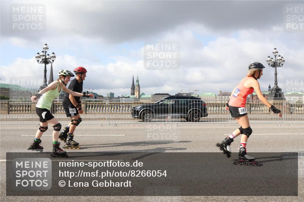 29.06.2025 - hella hamburg halbmarathon Lena Gebhardt http://msf.ph/oto/8266054 29.06.2025 09:04:35 Lombardsbrücke  meine-sportfotos.de