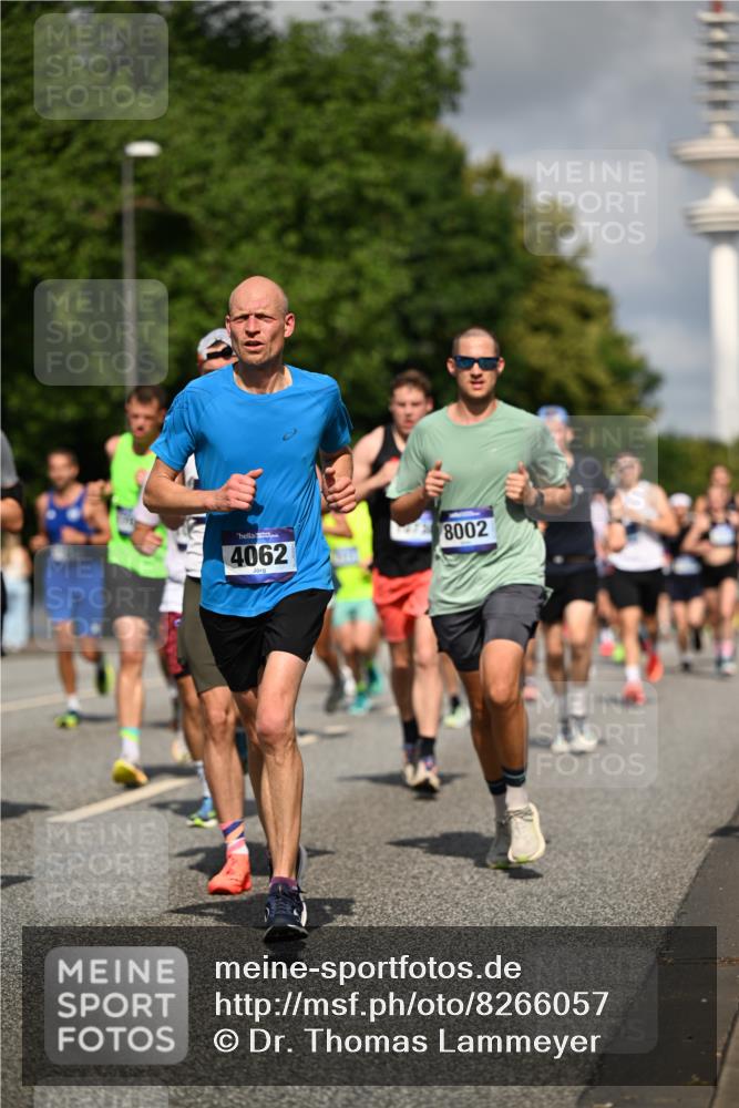 29.06.2025 - hella hamburg halbmarathon Dr. Thomas Lammeyer http://msf.ph/oto/8266057 29.06.2025 09:52:21 Kennedybrücke 1042, 1571, 2262, 3480, 3547, 4062, 4359, 4381, 5003, 5307, 6047, 6993, 7310, 7482, 7981, 8002, 8121, 8571, 9640, 9643, 10190, 10451, 10738, 10877, 11106, 11423 meine-sportfotos.de