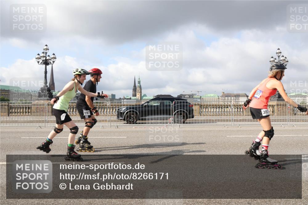 29.06.2025 - hella hamburg halbmarathon Lena Gebhardt http://msf.ph/oto/8266171 29.06.2025 09:04:35 Lombardsbrücke  meine-sportfotos.de