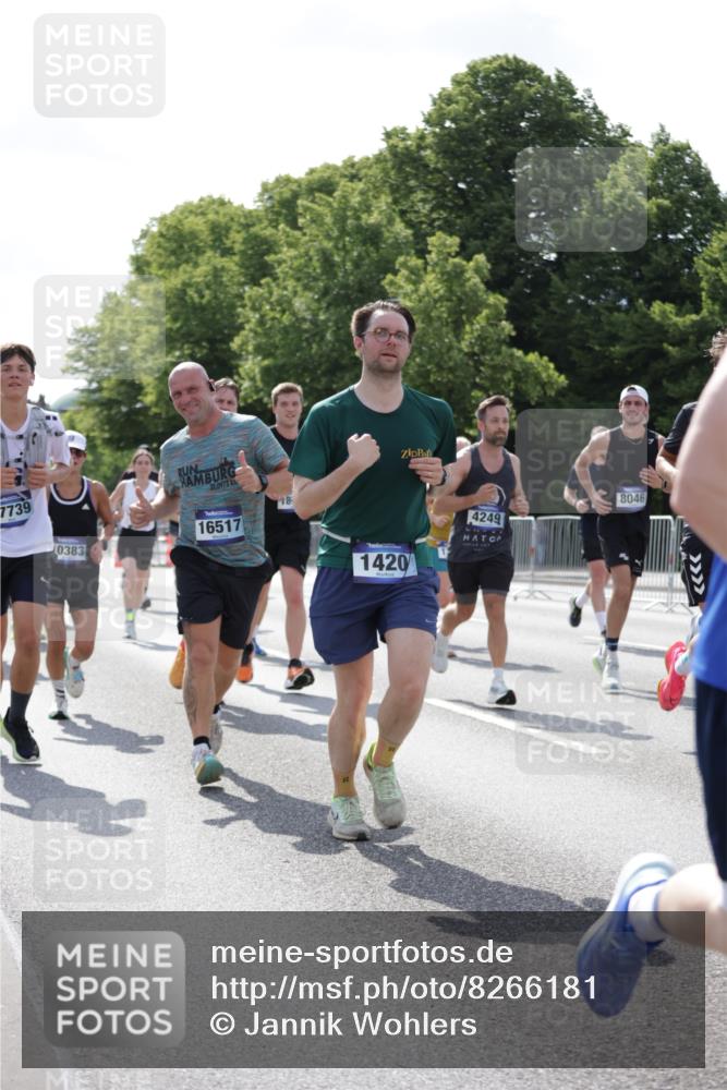 29.06.2025 - hella hamburg halbmarathon Jannik Wohlers http://msf.ph/oto/8266181 29.06.2025 10:00:49 Lombardsbrücke 1130, 1387, 1420, 1726, 2006, 2091, 2354, 2363, 2490, 2936, 3625, 4068, 4238, 4249, 4319, 4370, 0000, 6487, 6531, 6591, 6835, 6924, 7846, 8045, 8046, 9932, 10188, 10383, 10576, 11465, 11937, 12206, 12261, 13516, 15083, 15240, 15726, 15838, 16401, 16517, 16530, 16594, 16602, 16786, 17387, 17543, 17739, 18029, 18327, 18355, 18452, 18759, 18796, 18833, 19002, 19003 meine-sportfotos.de