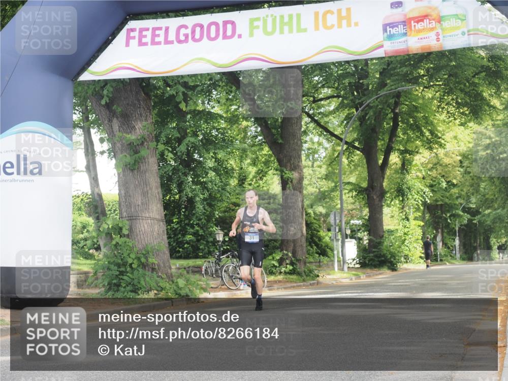 29.06.2025 - hella hamburg halbmarathon KatJ http://msf.ph/oto/8266184 29.06.2025 10:05:45 Zwischen KM18-KM19  meine-sportfotos.de