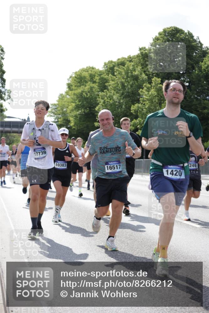 29.06.2025 - hella hamburg halbmarathon Jannik Wohlers http://msf.ph/oto/8266212 29.06.2025 10:00:49 Lombardsbrücke 1130, 1387, 1420, 1726, 2006, 2091, 2354, 2363, 2490, 2936, 3625, 4068, 4238, 4249, 4319, 4370, 0000, 6487, 6531, 6591, 6835, 6924, 7846, 8045, 8046, 9932, 10188, 10383, 10576, 11465, 11937, 12206, 12261, 13516, 15083, 15240, 15726, 15838, 16401, 16517, 16530, 16594, 16602, 16786, 17387, 17543, 17739, 18029, 18327, 18355, 18452, 18759, 18796, 18833, 19002, 19003 meine-sportfotos.de