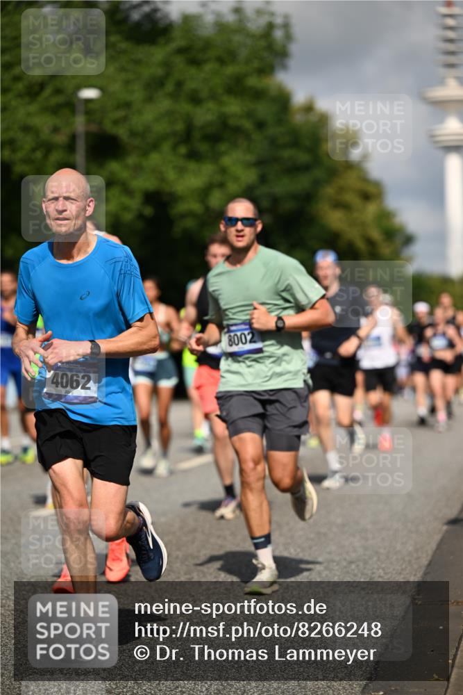 29.06.2025 - hella hamburg halbmarathon Dr. Thomas Lammeyer http://msf.ph/oto/8266248 29.06.2025 09:52:21 Kennedybrücke 1042, 1571, 2262, 3480, 3547, 4062, 4359, 4381, 5003, 5307, 6047, 6993, 7310, 7482, 7981, 8002, 8121, 8571, 9640, 9643, 10190, 10451, 10738, 10877, 11106, 11423 meine-sportfotos.de