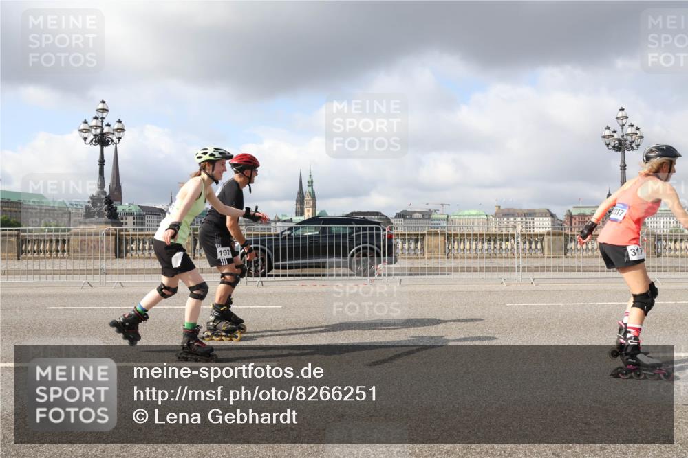 29.06.2025 - hella hamburg halbmarathon Lena Gebhardt http://msf.ph/oto/8266251 29.06.2025 09:04:35 Lombardsbrücke  meine-sportfotos.de