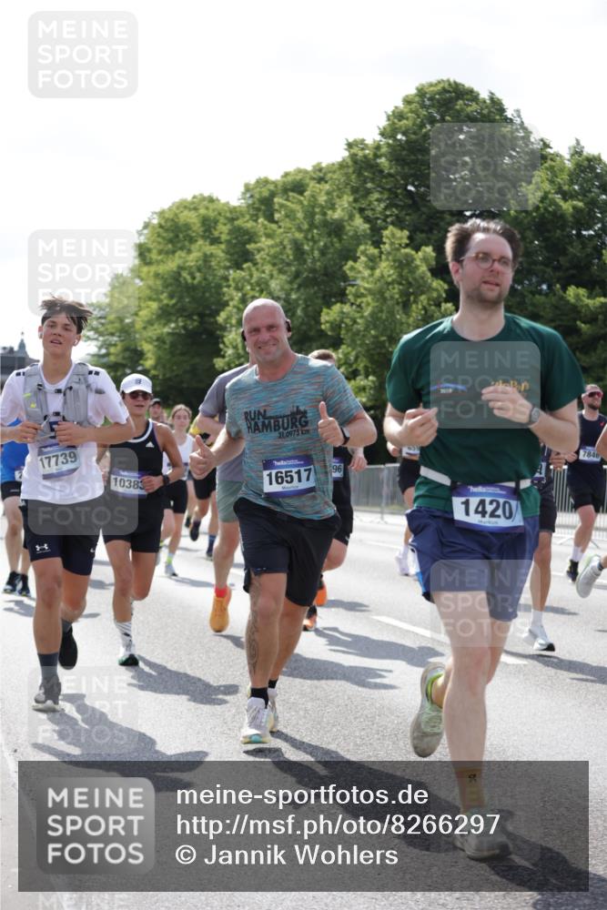 29.06.2025 - hella hamburg halbmarathon Jannik Wohlers http://msf.ph/oto/8266297 29.06.2025 10:00:49 Lombardsbrücke 1130, 1387, 1420, 1726, 2006, 2091, 2354, 2363, 2490, 2936, 3625, 4068, 4238, 4249, 4319, 4370, 0000, 6487, 6531, 6591, 6835, 6924, 7846, 8045, 8046, 9932, 10188, 10383, 10576, 11465, 11937, 12206, 12261, 13516, 15083, 15240, 15726, 15838, 16401, 16517, 16530, 16594, 16602, 16786, 17387, 17543, 17739, 18029, 18327, 18355, 18452, 18759, 18796, 18833, 19002, 19003 meine-sportfotos.de
