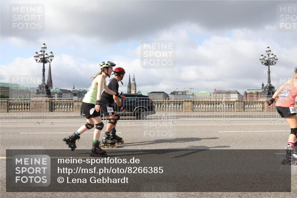 29.06.2025 - hella hamburg halbmarathon Lena Gebhardt http://msf.ph/oto/8266385 29.06.2025 09:04:35 Lombardsbrücke  meine-sportfotos.de