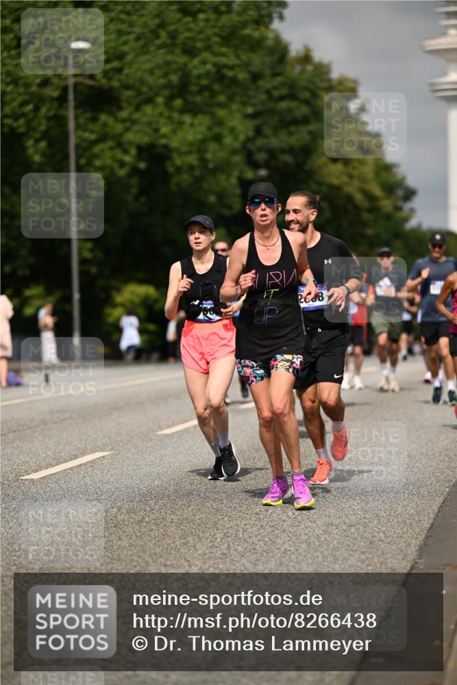 29.06.2025 - hella hamburg halbmarathon Dr. Thomas Lammeyer http://msf.ph/oto/8266438 29.06.2025 10:14:55 Kennedybrücke 1548, 1781, 2868, 4287, 5182, 5440, 5653, 5806, 8171, 8561, 8807, 8810, 10196, 11149 meine-sportfotos.de