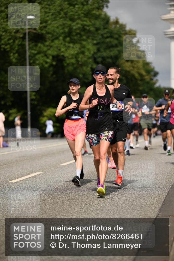29.06.2025 - hella hamburg halbmarathon Dr. Thomas Lammeyer http://msf.ph/oto/8266461 29.06.2025 10:14:55 Kennedybrücke 1548, 1781, 2868, 4287, 5182, 5440, 5653, 5806, 8171, 8561, 8807, 8810, 10196, 11149 meine-sportfotos.de