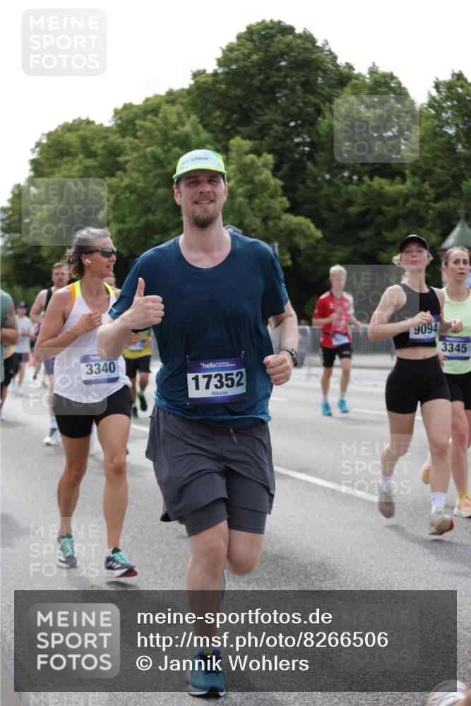29.06.2025 - hella hamburg halbmarathon Jannik Wohlers http://msf.ph/oto/8266506 29.06.2025 10:33:31 Lombardsbrücke 1189, 1275, 1417, 1705, 1787, 1896, 2482, 2526, 3264, 3340, 3345, 4479, 4696, 4807, 4942, 5557, 5561, 5566, 5584, 5691, 5821, 5822, 5887, 6364, 6515, 6516, 6956, 7027, 7565, 8202, 8277, 8375, 8377, 8383, 8401, 9094, 9875, 9995, 10007, 10071, 10561, 10800, 11092, 11111, 11237, 11338, 11642, 12330, 12562, 12835, 13401, 13485, 13535, 13741, 13853, 13934, 14032, 14873, 15792, 15845, 17440, 17953, 19145, 19164 meine-sportfotos.de