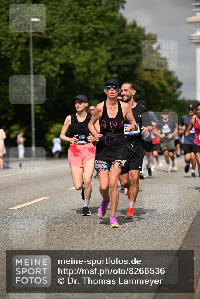 29.06.2025 - hella hamburg halbmarathon Dr. Thomas Lammeyer http://msf.ph/oto/8266536 29.06.2025 10:14:55 Kennedybrücke 1548, 1781, 2868, 4287, 5182, 5440, 5653, 5806, 8171, 8561, 8807, 8810, 10196, 11149 meine-sportfotos.de
