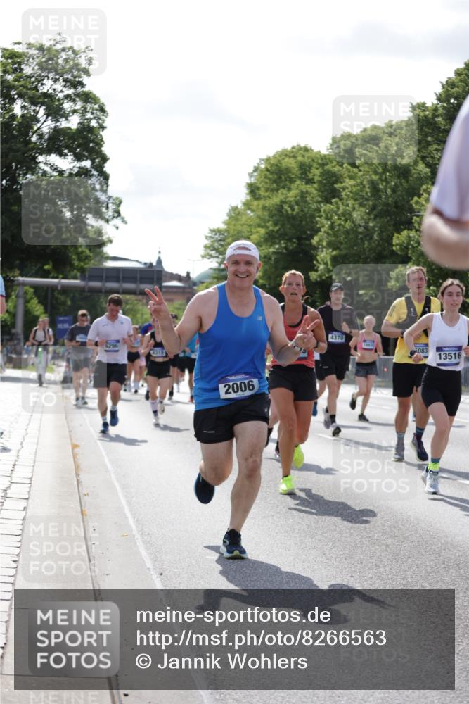 29.06.2025 - hella hamburg halbmarathon Jannik Wohlers http://msf.ph/oto/8266563 29.06.2025 10:00:51 Lombardsbrücke 1130, 1387, 1420, 2006, 2091, 2354, 2363, 2490, 2936, 3425, 4068, 4249, 4319, 4370, 4649, 6087, 0000, 6487, 6591, 6835, 6924, 7287, 7846, 8045, 8046, 9932, 10188, 10383, 10576, 11465, 11937, 12206, 12261, 13516, 13699, 15083, 15240, 15550, 15637, 15726, 15838, 16401, 16517, 16530, 16594, 16602, 16786, 17387, 17543, 17739, 17890, 18029, 18327, 18355, 18759, 18796, 18833, 19002, 19003 meine-sportfotos.de
