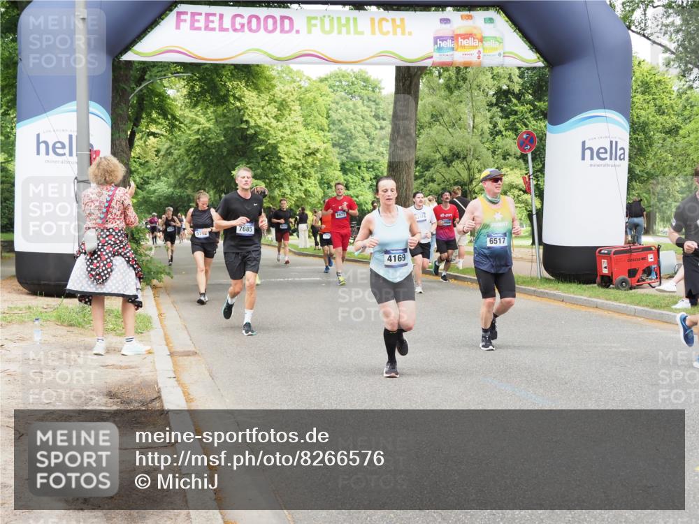 29.06.2025 - hella hamburg halbmarathon MichiJ http://msf.ph/oto/8266576 29.06.2025 10:54:38 Zwischen KM18-KM19 1079, 1367, 2964, 4169, 5363, 5762, 6517, 11088, 15945, 16824, 17062 meine-sportfotos.de