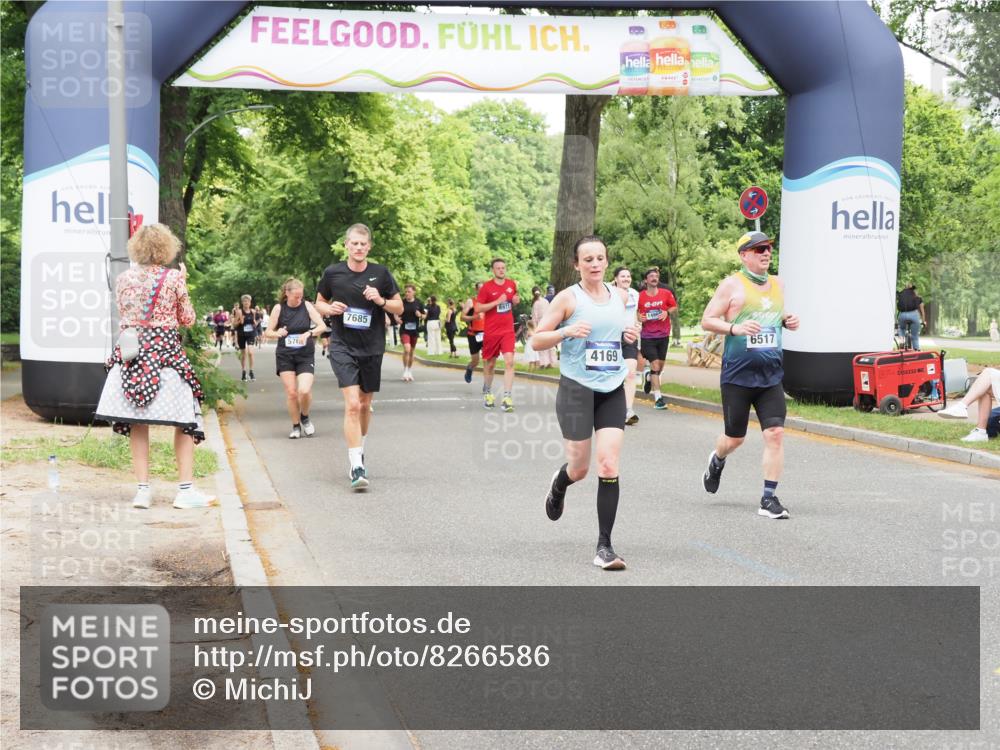 29.06.2025 - hella hamburg halbmarathon MichiJ http://msf.ph/oto/8266586 29.06.2025 10:54:39 Zwischen KM18-KM19 1079, 1367, 4169, 5762, 6517, 11088, 15945, 16824, 17062 meine-sportfotos.de