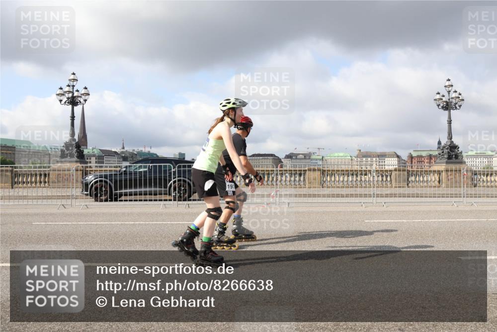 29.06.2025 - hella hamburg halbmarathon Lena Gebhardt http://msf.ph/oto/8266638 29.06.2025 09:04:35 Lombardsbrücke  meine-sportfotos.de