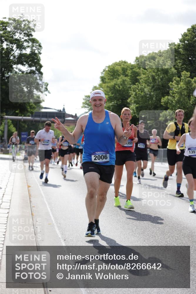 29.06.2025 - hella hamburg halbmarathon Jannik Wohlers http://msf.ph/oto/8266642 29.06.2025 10:00:52 Lombardsbrücke 1130, 1387, 1420, 2006, 2091, 2354, 2363, 2490, 2936, 3425, 4068, 4249, 4319, 4370, 4649, 5675, 6087, 0000, 6487, 6591, 6835, 6924, 7287, 7846, 8045, 8046, 9932, 10383, 10576, 11465, 11937, 13516, 13699, 14867, 15083, 15240, 15550, 15637, 15726, 15838, 16401, 16517, 16530, 16594, 16602, 16786, 17387, 17543, 17739, 17890, 18029, 18327, 18355, 18796, 18833, 19002, 19003 meine-sportfotos.de
