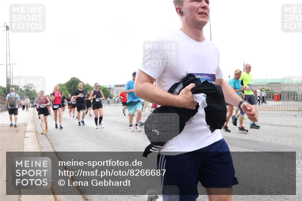 29.06.2025 - hella hamburg halbmarathon Lena Gebhardt http://msf.ph/oto/8266687 29.06.2025 10:46:14 Lombardsbrücke 1004, 1100, 1104, 1421, 1426, 1429, 1465, 1532, 1555, 1608, 1837, 1854, 1867, 1868, 1983, 2398, 2423, 2500, 2522, 2697, 2773, 2813, 2951, 2954, 2965, 3410, 4104, 4119, 4223, 4317, 4448, 4572, 5635, 5697, 5703, 5769, 5770, 5854, 5892, 6068, 6133, 6333, 6392, 6623, 7268, 7303, 7356, 7364, 7368, 7374, 7605, 7894, 7960, 7983, 8047, 8700, 9120, 9121, 9129, 9337, 9426, 9445, 10153, 10327, 10329, 10367, 10511, 11358, 11361, 11876, 11910, 12298, 12333, 12507, 12522 meine-sportfotos.de