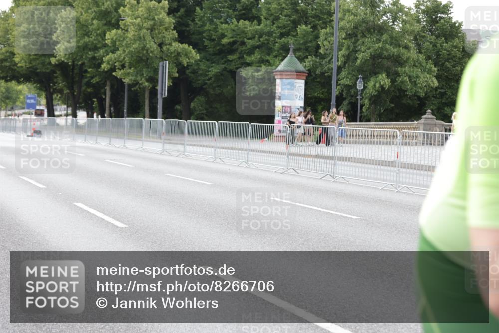 29.06.2025 - hella hamburg halbmarathon Jannik Wohlers http://msf.ph/oto/8266706 29.06.2025 08:50:45 Lombardsbrücke  meine-sportfotos.de