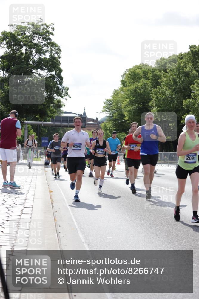 29.06.2025 - hella hamburg halbmarathon Jannik Wohlers http://msf.ph/oto/8266747 29.06.2025 10:00:53 Lombardsbrücke 1130, 1387, 1420, 2006, 2091, 2354, 2363, 2490, 2936, 3425, 3663, 4068, 4249, 4319, 4370, 4649, 5675, 6087, 0000, 6487, 6591, 6835, 6924, 7287, 7846, 8030, 8045, 8046, 9932, 10383, 10576, 11465, 11937, 13516, 13699, 14867, 15083, 15240, 15550, 15637, 15726, 15838, 16401, 16517, 16530, 16602, 16786, 17387, 17543, 17739, 17890, 18029, 18327, 18355, 18796, 18833, 19002, 19003 meine-sportfotos.de