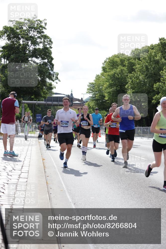 29.06.2025 - hella hamburg halbmarathon Jannik Wohlers http://msf.ph/oto/8266804 29.06.2025 10:00:53 Lombardsbrücke 1130, 1387, 1420, 2006, 2091, 2354, 2363, 2490, 2936, 3425, 3663, 4068, 4249, 4319, 4370, 4649, 5675, 6087, 0000, 6487, 6591, 6835, 6924, 7287, 7846, 8030, 8045, 8046, 9932, 10383, 10576, 11465, 11937, 13516, 13699, 14867, 15083, 15240, 15550, 15637, 15726, 15838, 16401, 16517, 16530, 16602, 16786, 17387, 17543, 17739, 17890, 18029, 18327, 18355, 18796, 18833, 19002, 19003 meine-sportfotos.de