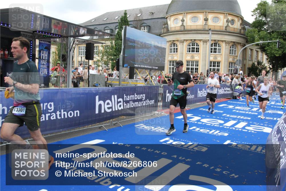 29.06.2025 - hella hamburg halbmarathon Michael Strokosch http://msf.ph/oto/8266806 29.06.2025 10:52:38 Ziel 2346, 2670, 3952, 6561, 6562, 7232, 9739, 10115, 11689, 12450, 13051, 13301, 15001, 15980, 18982 meine-sportfotos.de