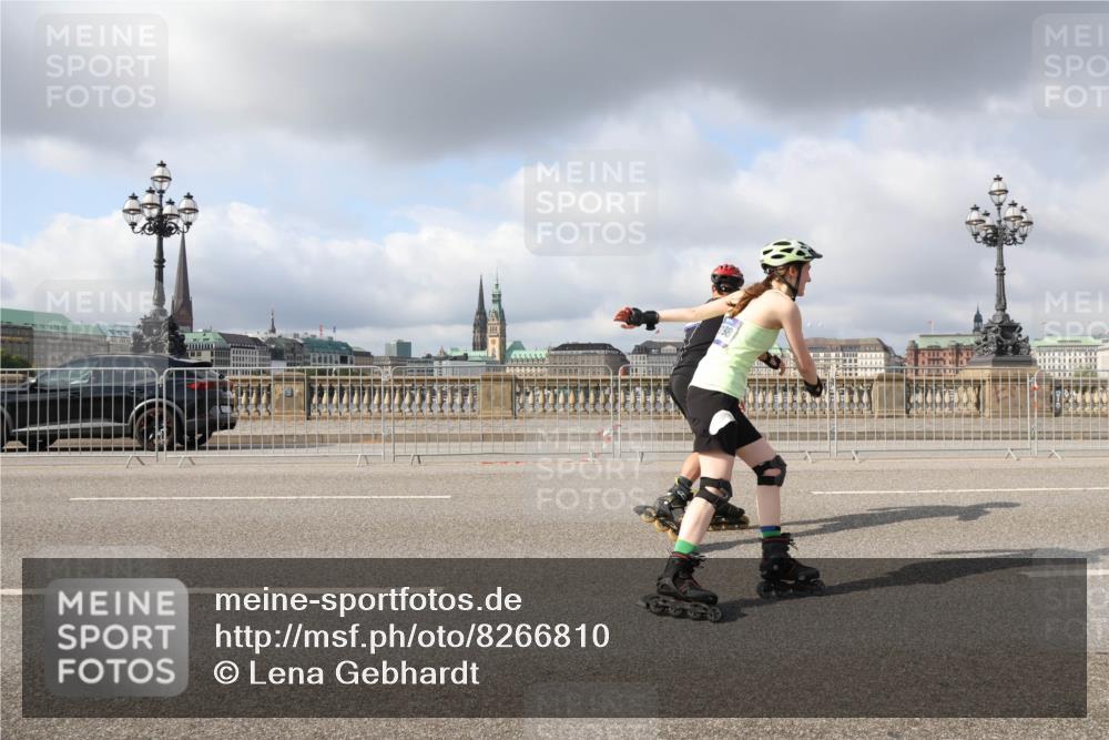29.06.2025 - hella hamburg halbmarathon Lena Gebhardt http://msf.ph/oto/8266810 29.06.2025 09:04:35 Lombardsbrücke  meine-sportfotos.de