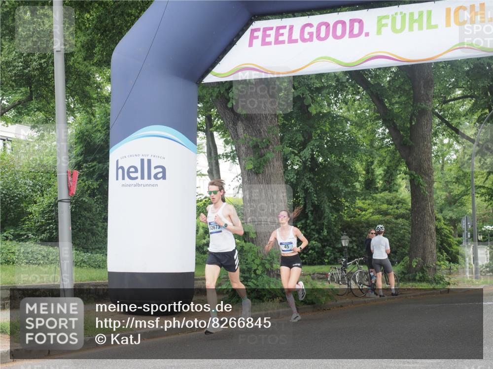 29.06.2025 - hella hamburg halbmarathon KatJ http://msf.ph/oto/8266845 29.06.2025 10:06:45 Zwischen KM18-KM19  meine-sportfotos.de