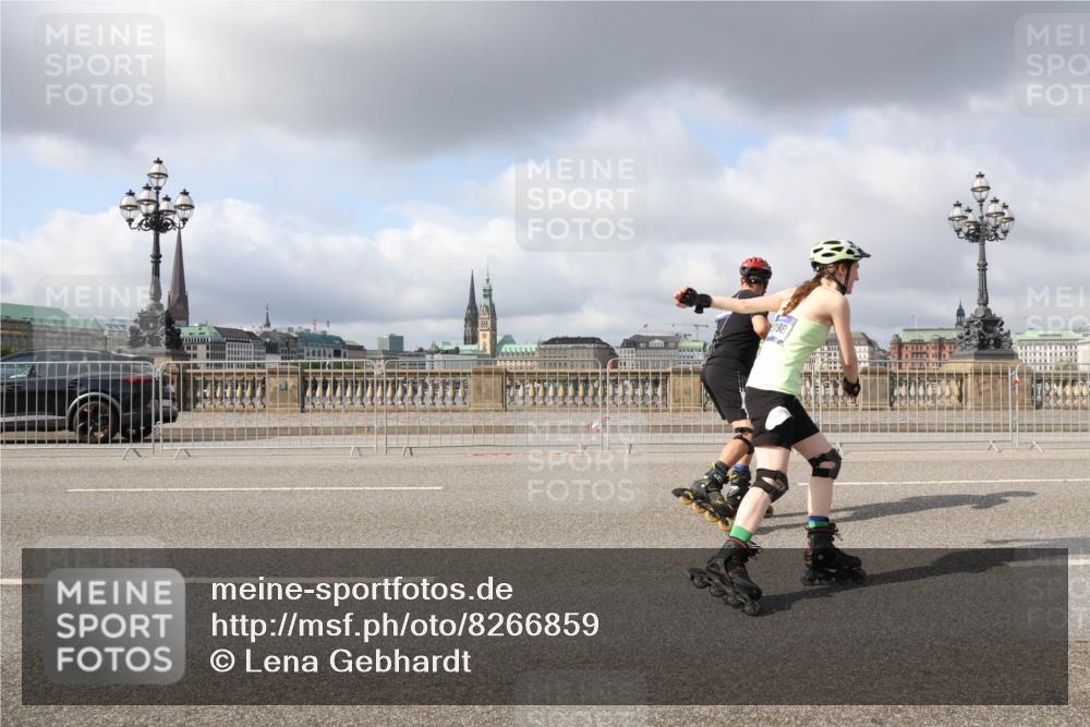 29.06.2025 - hella hamburg halbmarathon Lena Gebhardt http://msf.ph/oto/8266859 29.06.2025 09:04:35 Lombardsbrücke  meine-sportfotos.de