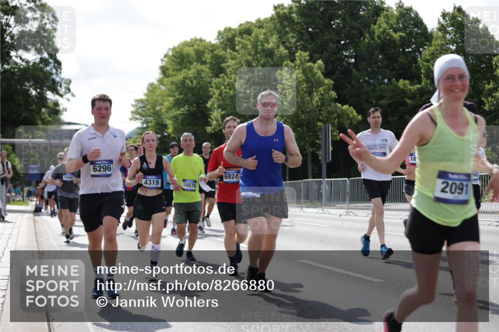 29.06.2025 - hella hamburg halbmarathon Jannik Wohlers http://msf.ph/oto/8266880 29.06.2025 10:00:55 Lombardsbrücke 1130, 1387, 1420, 2006, 2091, 2354, 2363, 2936, 3425, 3663, 4068, 4249, 4319, 4370, 4649, 5675, 6087, 0000, 6591, 6835, 6924, 7287, 7846, 8030, 8045, 8046, 8191, 8691, 9932, 10383, 10576, 11465, 11937, 12475, 13516, 13551, 13699, 14867, 15083, 15240, 15550, 15637, 15726, 16517, 16530, 16602, 17387, 17543, 17739, 17890, 18029, 18290, 18327, 18355, 18796, 18833, 19002, 19003 meine-sportfotos.de