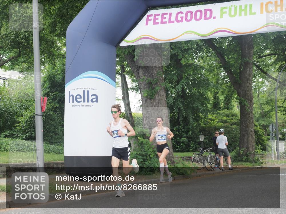 29.06.2025 - hella hamburg halbmarathon KatJ http://msf.ph/oto/8266885 29.06.2025 10:06:45 Zwischen KM18-KM19  meine-sportfotos.de
