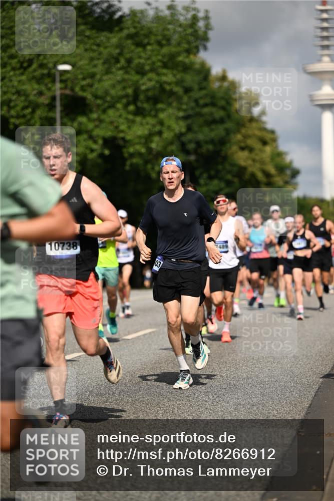 29.06.2025 - hella hamburg halbmarathon Dr. Thomas Lammeyer http://msf.ph/oto/8266912 29.06.2025 09:52:23 Kennedybrücke 1042, 1571, 1600, 2262, 3547, 4062, 4359, 4381, 5003, 6037, 6047, 6993, 7310, 7482, 7981, 8002, 8121, 8571, 9640, 9643, 10190, 10451, 10738, 10877, 11106, 11423 meine-sportfotos.de