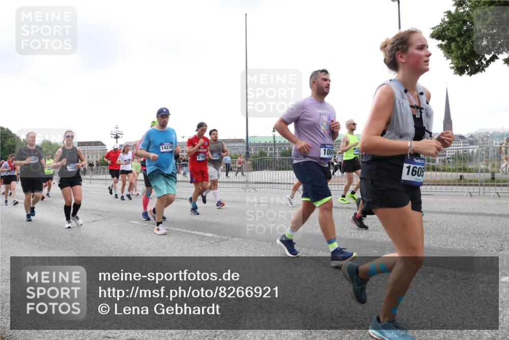 29.06.2025 - hella hamburg halbmarathon Lena Gebhardt http://msf.ph/oto/8266921 29.06.2025 10:46:14 Lombardsbrücke 1004, 1100, 1104, 1421, 1426, 1429, 1465, 1532, 1555, 1608, 1837, 1854, 1867, 1868, 1983, 2398, 2423, 2500, 2522, 2697, 2773, 2813, 2951, 2954, 2965, 3410, 4104, 4119, 4223, 4317, 4448, 4572, 5635, 5697, 5703, 5769, 5770, 5854, 5892, 6068, 6133, 6333, 6392, 6623, 7268, 7303, 7356, 7364, 7368, 7374, 7605, 7894, 7960, 7983, 8047, 8700, 9120, 9121, 9129, 9337, 9426, 9445, 10153, 10327, 10329, 10367, 10511, 11358, 11361, 11876, 11910, 12298, 12333, 12507, 12522 meine-sportfotos.de