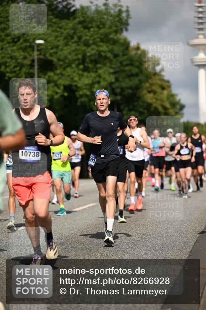 29.06.2025 - hella hamburg halbmarathon Dr. Thomas Lammeyer http://msf.ph/oto/8266928 29.06.2025 09:52:23 Kennedybrücke 1042, 1571, 1600, 2262, 3547, 4062, 4359, 4381, 5003, 6037, 6047, 6993, 7310, 7482, 7981, 8002, 8121, 8571, 9640, 9643, 10190, 10451, 10738, 10877, 11106, 11423 meine-sportfotos.de