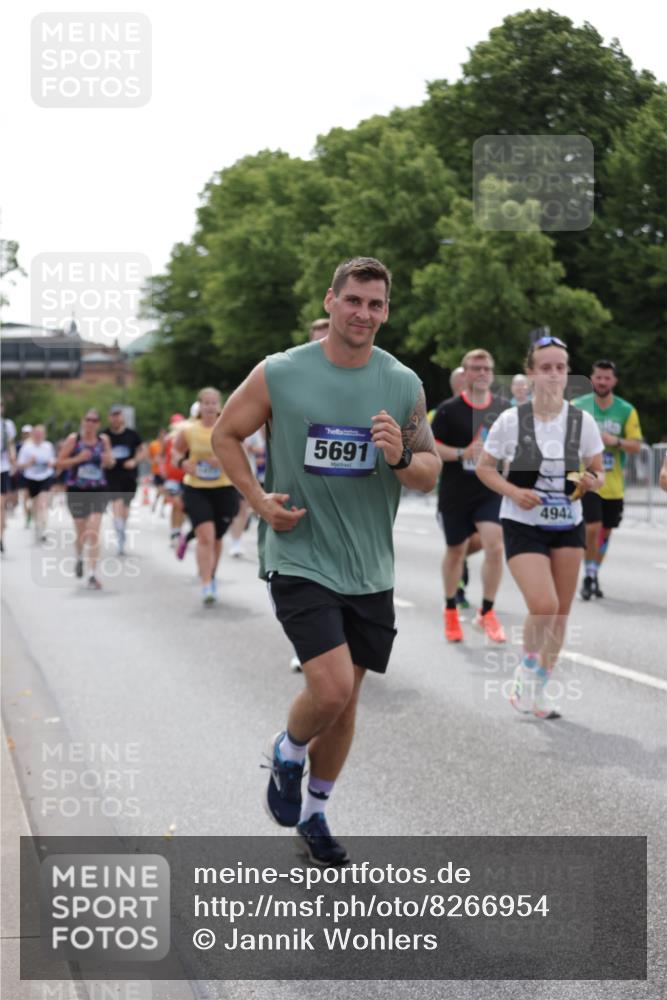 29.06.2025 - hella hamburg halbmarathon Jannik Wohlers http://msf.ph/oto/8266954 29.06.2025 10:33:32 Lombardsbrücke 1189, 1275, 1417, 1705, 1787, 1896, 2265, 2482, 2496, 2526, 3264, 3340, 3345, 3829, 4479, 4696, 4807, 4942, 5557, 5561, 5566, 5584, 5691, 5821, 5822, 5887, 6364, 6515, 6516, 6956, 7027, 7565, 8202, 8277, 8375, 8377, 8383, 8401, 9094, 9875, 9995, 10007, 10071, 10561, 10800, 11092, 11111, 11237, 11338, 11432, 11642, 12330, 12562, 12835, 13401, 13485, 13535, 13741, 13853, 13934, 14032, 14058, 14873, 15792, 15845, 17440, 17953, 19145, 19164 meine-sportfotos.de