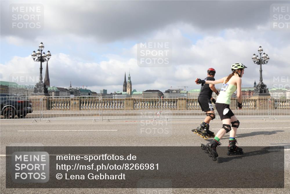 29.06.2025 - hella hamburg halbmarathon Lena Gebhardt http://msf.ph/oto/8266981 29.06.2025 09:04:35 Lombardsbrücke  meine-sportfotos.de