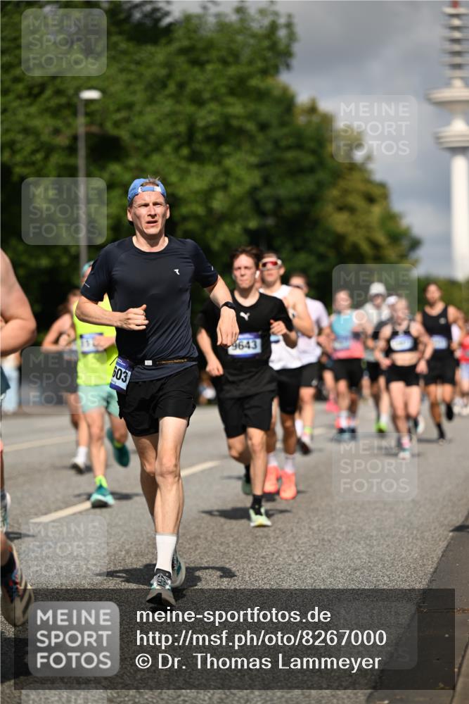 29.06.2025 - hella hamburg halbmarathon Dr. Thomas Lammeyer http://msf.ph/oto/8267000 29.06.2025 09:52:23 Kennedybrücke 1042, 1571, 1600, 2262, 3547, 4062, 4359, 4381, 5003, 6037, 6047, 6993, 7310, 7482, 7981, 8002, 8121, 8571, 9640, 9643, 10190, 10451, 10738, 10877, 11106, 11423 meine-sportfotos.de