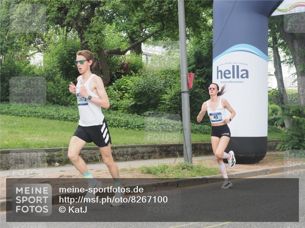 29.06.2025 - hella hamburg halbmarathon KatJ http://msf.ph/oto/8267100 29.06.2025 10:06:47 Zwischen KM18-KM19 45 meine-sportfotos.de