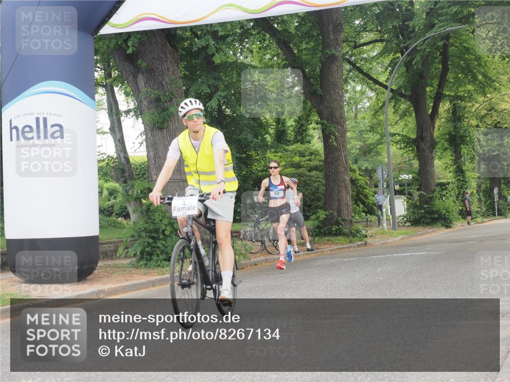 29.06.2025 - hella hamburg halbmarathon KatJ http://msf.ph/oto/8267134 29.06.2025 10:07:03 Zwischen KM18-KM19  meine-sportfotos.de