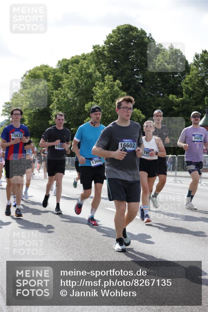 29.06.2025 - hella hamburg halbmarathon Jannik Wohlers http://msf.ph/oto/8267135 29.06.2025 10:00:58 Lombardsbrücke 1130, 1387, 1420, 2006, 2091, 2354, 2363, 2936, 3199, 3425, 3663, 4068, 4249, 4319, 4322, 4370, 4649, 5570, 5675, 6087, 0000, 6591, 6924, 7287, 7846, 8030, 8045, 8046, 8191, 8691, 10383, 10576, 11465, 12475, 13516, 13551, 13699, 14867, 15083, 15240, 15550, 15637, 15726, 16063, 16367, 16395, 16517, 16530, 16602, 16754, 17387, 17441, 17543, 17739, 17890, 18290, 18327, 18355, 18716, 18717, 18796, 18833, 19002, 19003, 19160 meine-sportfotos.de