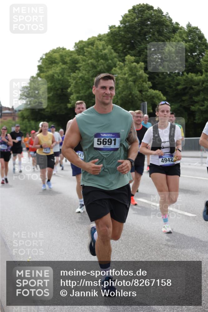 29.06.2025 - hella hamburg halbmarathon Jannik Wohlers http://msf.ph/oto/8267158 29.06.2025 10:33:32 Lombardsbrücke 1189, 1275, 1417, 1705, 1787, 1896, 2265, 2482, 2496, 2526, 3264, 3340, 3345, 3829, 4479, 4696, 4807, 4942, 5557, 5561, 5566, 5584, 5691, 5821, 5822, 5887, 6364, 6515, 6516, 6956, 7027, 7565, 8202, 8277, 8375, 8377, 8383, 8401, 9094, 9875, 9995, 10007, 10071, 10561, 10800, 11092, 11111, 11237, 11338, 11432, 11642, 12330, 12562, 12835, 13401, 13485, 13535, 13741, 13853, 13934, 14032, 14058, 14873, 15792, 15845, 17440, 17953, 19145, 19164 meine-sportfotos.de