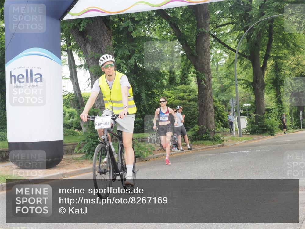 29.06.2025 - hella hamburg halbmarathon KatJ http://msf.ph/oto/8267169 29.06.2025 10:07:04 Zwischen KM18-KM19  meine-sportfotos.de