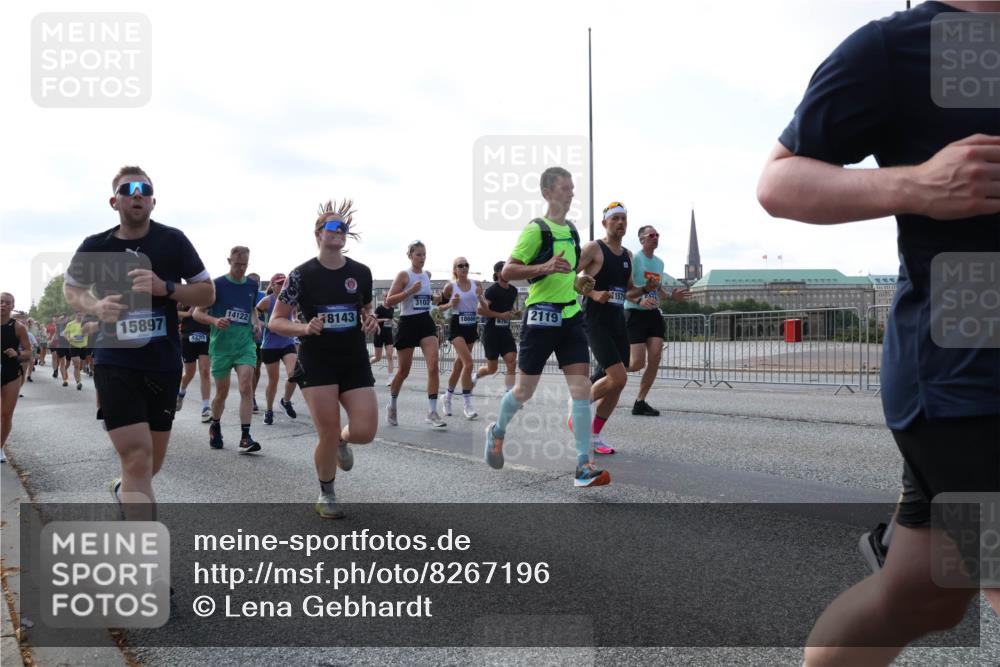 29.06.2025 - hella hamburg halbmarathon Lena Gebhardt http://msf.ph/oto/8267196 29.06.2025 09:57:22 Lombardsbrücke 1030, 1086, 1193, 1327, 1381, 1422, 1442, 1537, 1657, 1783, 2025, 2074, 2111, 2119, 2252, 2340, 2444, 2488, 2595, 2814, 2839, 2855, 2869, 2878, 3048, 3093, 3096, 3103, 3575, 3698, 3791, 3999, 4261, 4299, 4558, 4726, 4770, 4897, 4986, 5008, 5013, 5018, 5021, 5024, 5319, 5633, 5744, 5820, 5907, 6125, 6374, 6377, 6631, 6720, 6762, 6795, 6942, 7176, 7177, 7221, 7259, 7397, 7742, 7918, 7930, 7932, 8112, 8313, 8651, 8813, 8930, 9060, 9316, 9497, 10191 meine-sportfotos.de