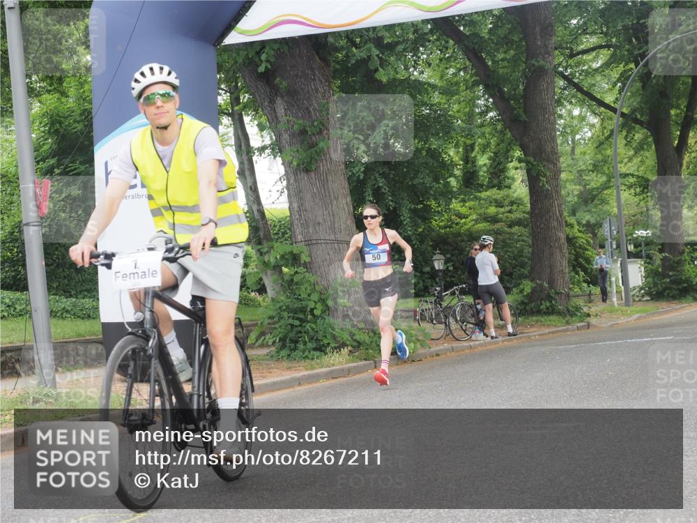 29.06.2025 - hella hamburg halbmarathon KatJ http://msf.ph/oto/8267211 29.06.2025 10:07:04 Zwischen KM18-KM19  meine-sportfotos.de