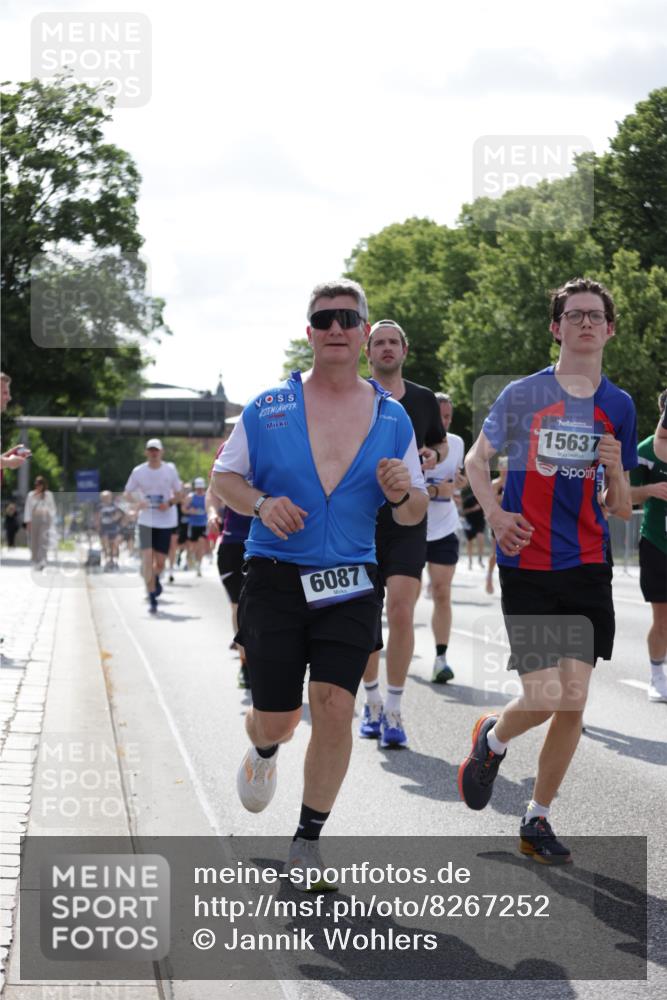 29.06.2025 - hella hamburg halbmarathon Jannik Wohlers http://msf.ph/oto/8267252 29.06.2025 10:01:00 Lombardsbrücke 1387, 1420, 2006, 2091, 3199, 3425, 3663, 4068, 4249, 4319, 4322, 4370, 4649, 5570, 5675, 6087, 6281, 0000, 6302, 6591, 6924, 7287, 7846, 8030, 8045, 8046, 8191, 8392, 8691, 10383, 10576, 11043, 11465, 12475, 13516, 13551, 13699, 14867, 15083, 15240, 15550, 15637, 15726, 16063, 16367, 16395, 16517, 16530, 16602, 16754, 17140, 17387, 17441, 17890, 18290, 18327, 18355, 18716, 18717, 18796, 18833, 19002, 19003, 19160 meine-sportfotos.de
