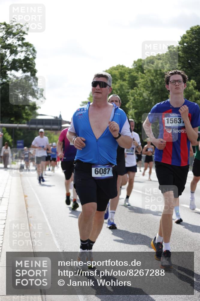 29.06.2025 - hella hamburg halbmarathon Jannik Wohlers http://msf.ph/oto/8267288 29.06.2025 10:01:00 Lombardsbrücke 1387, 1420, 2006, 2091, 3199, 3425, 3663, 4068, 4249, 4319, 4322, 4370, 4649, 5570, 5675, 6087, 6281, 0000, 6302, 6591, 6924, 7287, 7846, 8030, 8045, 8046, 8191, 8392, 8691, 10383, 10576, 11043, 11465, 12475, 13516, 13551, 13699, 14867, 15083, 15240, 15550, 15637, 15726, 16063, 16367, 16395, 16517, 16530, 16602, 16754, 17140, 17387, 17441, 17890, 18290, 18327, 18355, 18716, 18717, 18796, 18833, 19002, 19003, 19160 meine-sportfotos.de