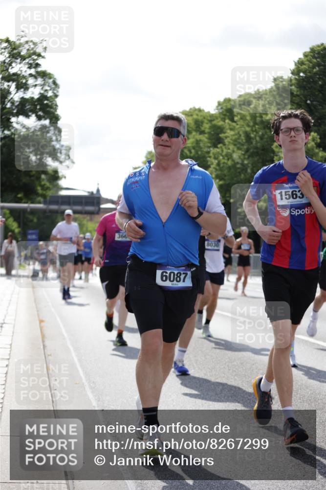 29.06.2025 - hella hamburg halbmarathon Jannik Wohlers http://msf.ph/oto/8267299 29.06.2025 10:01:00 Lombardsbrücke 1387, 1420, 2006, 2091, 3199, 3425, 3663, 4068, 4249, 4319, 4322, 4370, 4649, 5570, 5675, 6087, 6281, 0000, 6302, 6591, 6924, 7287, 7846, 8030, 8045, 8046, 8191, 8392, 8691, 10383, 10576, 11043, 11465, 12475, 13516, 13551, 13699, 14867, 15083, 15240, 15550, 15637, 15726, 16063, 16367, 16395, 16517, 16530, 16602, 16754, 17140, 17387, 17441, 17890, 18290, 18327, 18355, 18716, 18717, 18796, 18833, 19002, 19003, 19160 meine-sportfotos.de